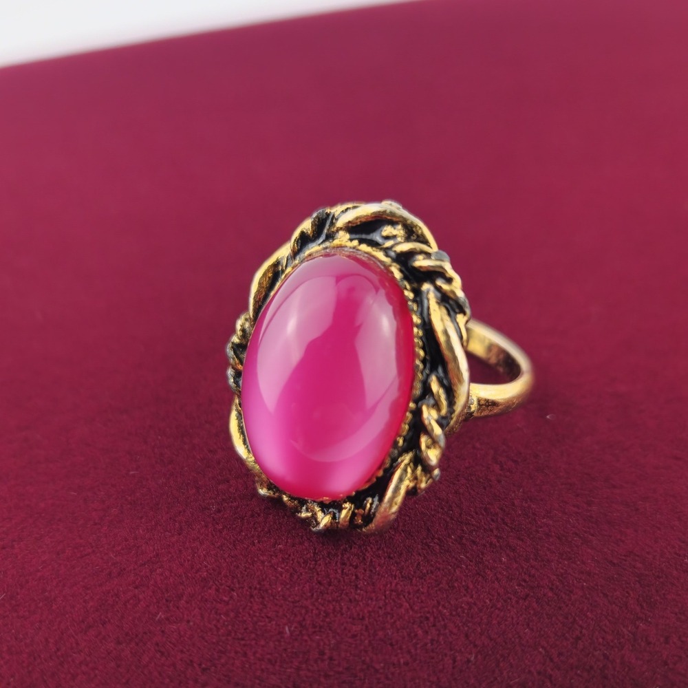 Vintage Fuchsia Oval Cabochon Gold Tone Ornate Statement Ring
